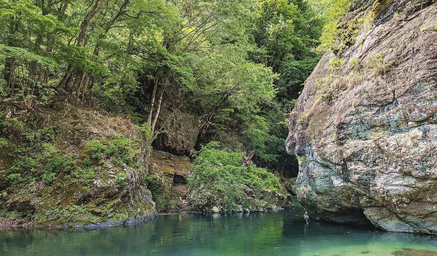 夏　丸岩　